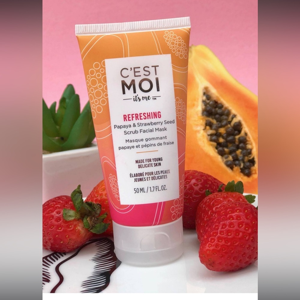 C'est Moi Refreshing Papaya & Strawberry Seed Scrub Facial Mask NIB